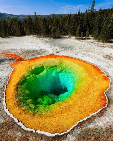 where is yellowstone national park in wyoming